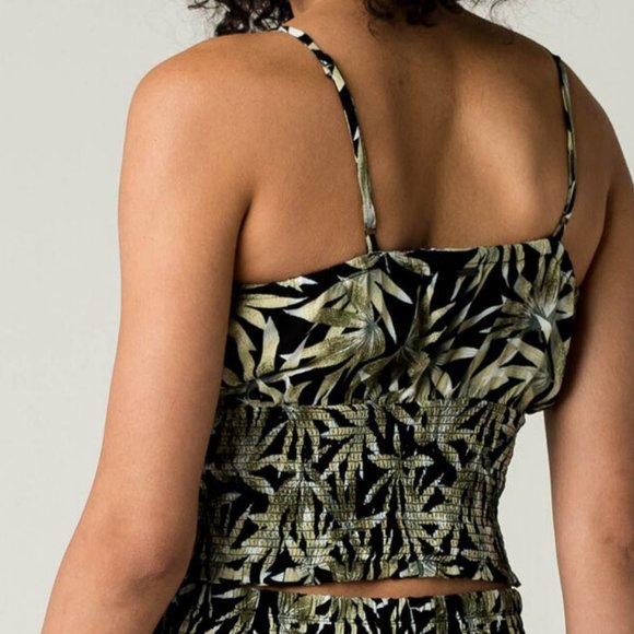 NWT VOLCOM Coco Ho Smocked Crop Cami Sleeveless Top Black Palm Leaves S - Picture 2 of 7